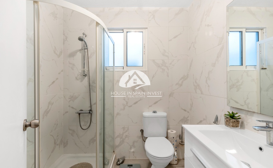 Resale - Apartment  - Torrevieja - Playa del Cura