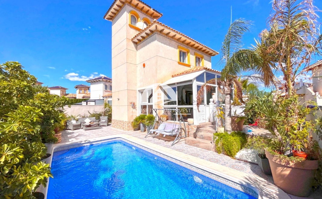 Resale - Villa - Orihuela Costa - La Zenia