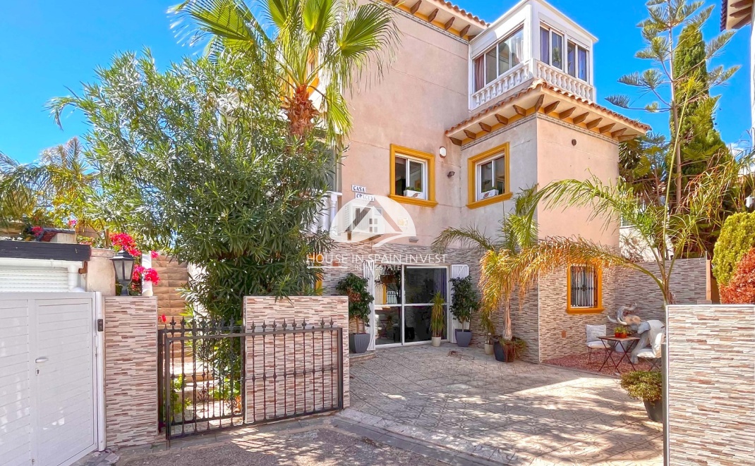 Resale - Villa - Orihuela Costa - La Zenia