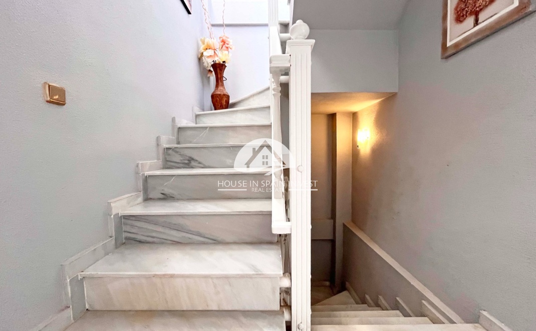 Resale - Villa - Orihuela Costa - La Zenia