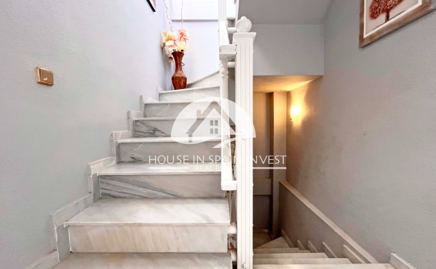 Resale - Villa - Orihuela Costa - La Zenia