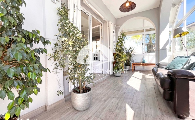 Resale - Villa - Orihuela Costa - La Zenia