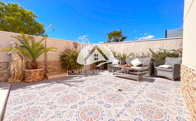Resale - Villa - Orihuela Costa - La Zenia