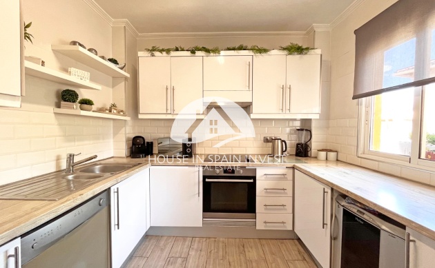 Resale - Villa - Orihuela Costa - La Zenia