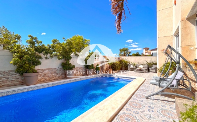 Resale - Villa - Orihuela Costa - La Zenia