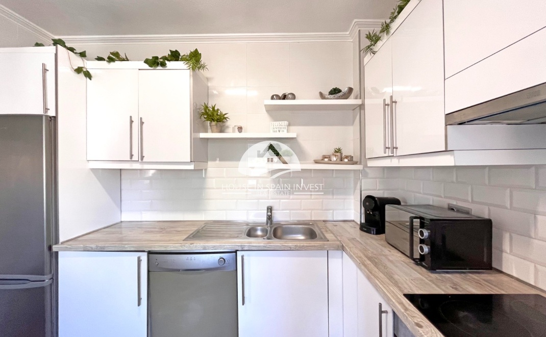 Resale - Villa - Orihuela Costa - La Zenia