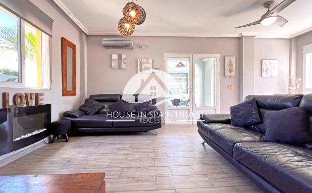 Resale - Villa - Orihuela Costa - La Zenia