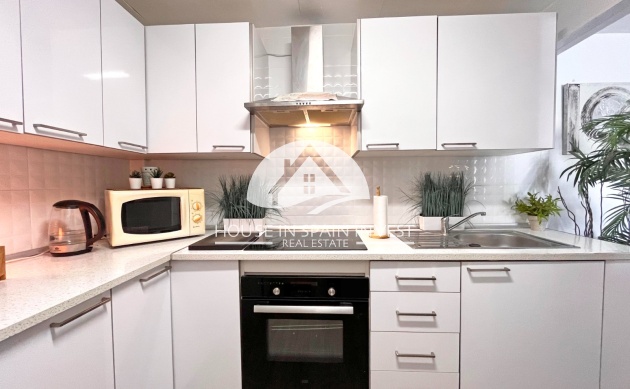 Resale - Villa - Orihuela Costa - La Zenia