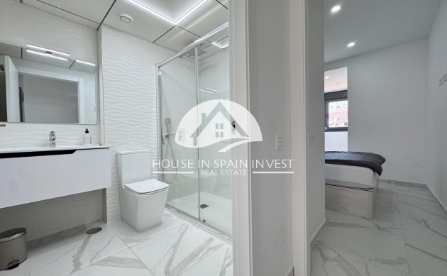Resale - Apartment  - Torrevieja - Centro