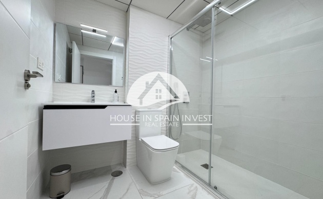 Resale - Apartment  - Torrevieja - Centro