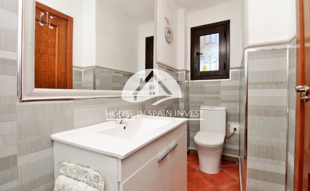 Resale - Apartment  - Torrevieja - Punta Prima  