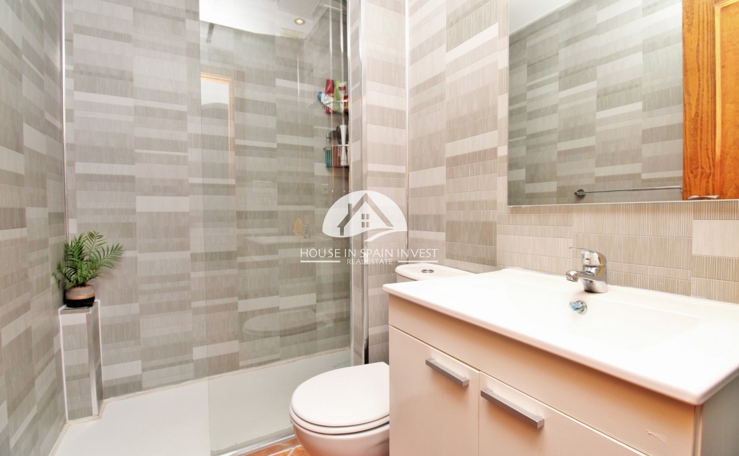 Resale - Apartment  - Torrevieja - Punta Prima  