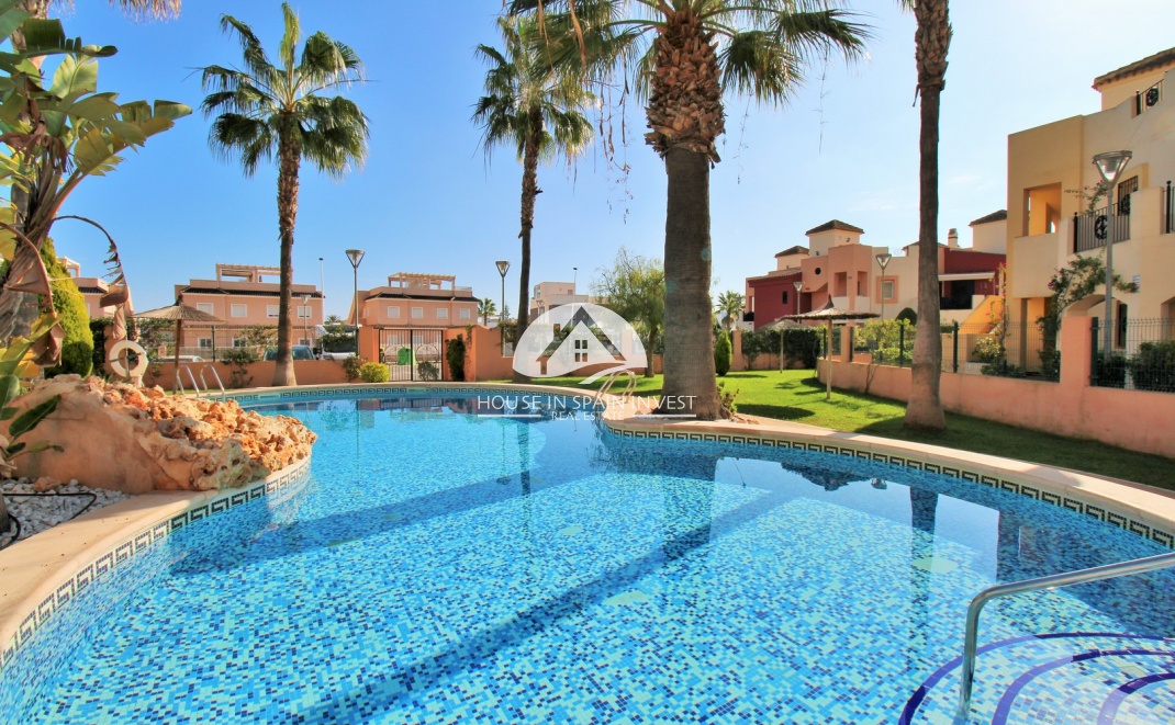 Resale - Apartment  - Torrevieja - Punta Prima  