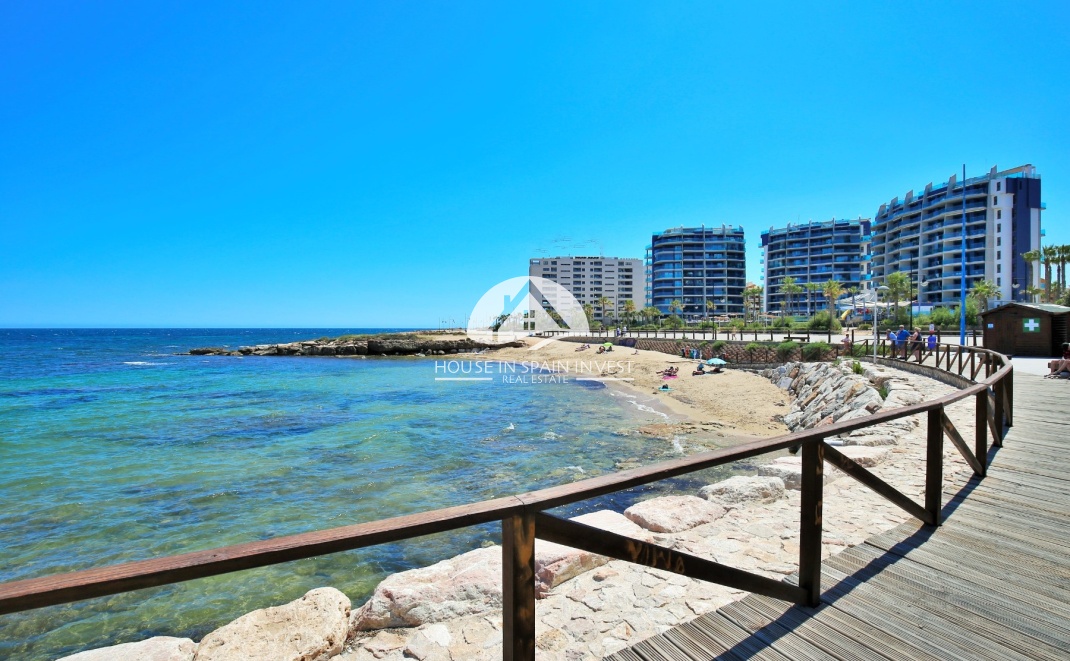 Resale - Apartment  - Torrevieja - Punta Prima  