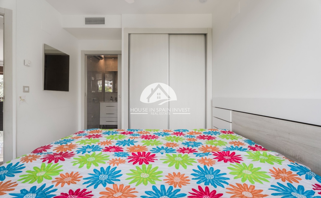 Resale - Apartment  - Orihuela Costa - La Zenia