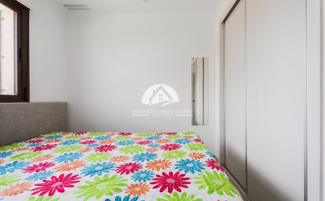 Resale - Apartment  - Orihuela Costa - La Zenia