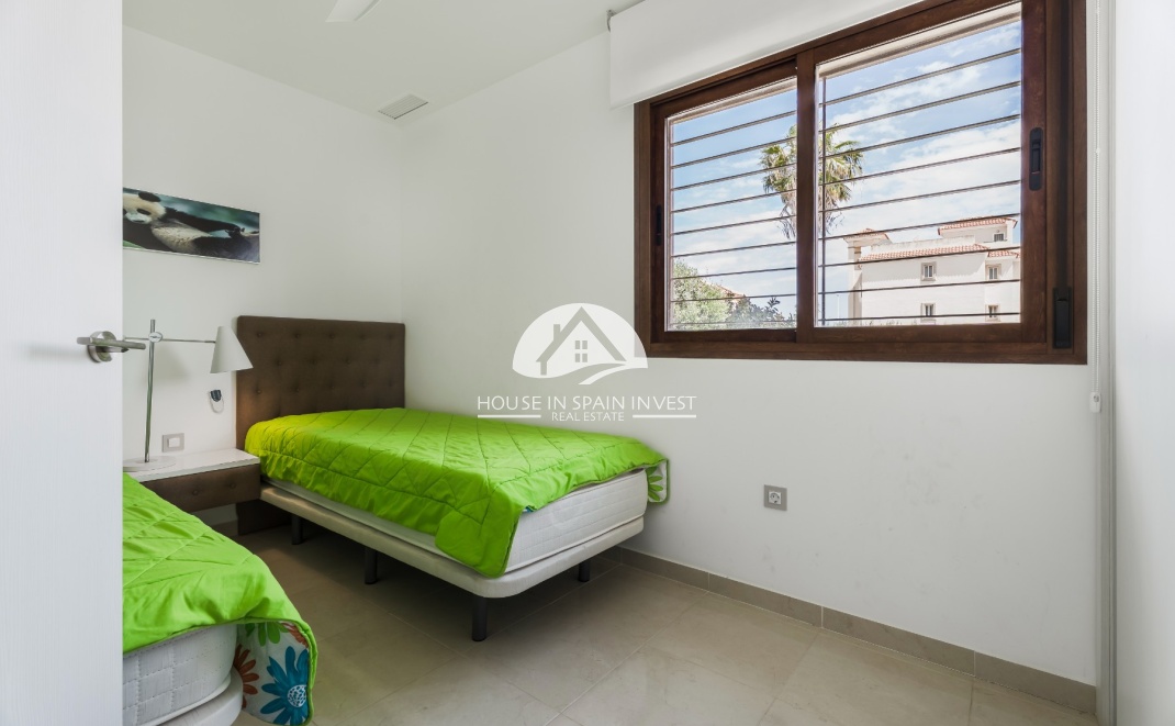 Resale - Apartment  - Orihuela Costa - La Zenia