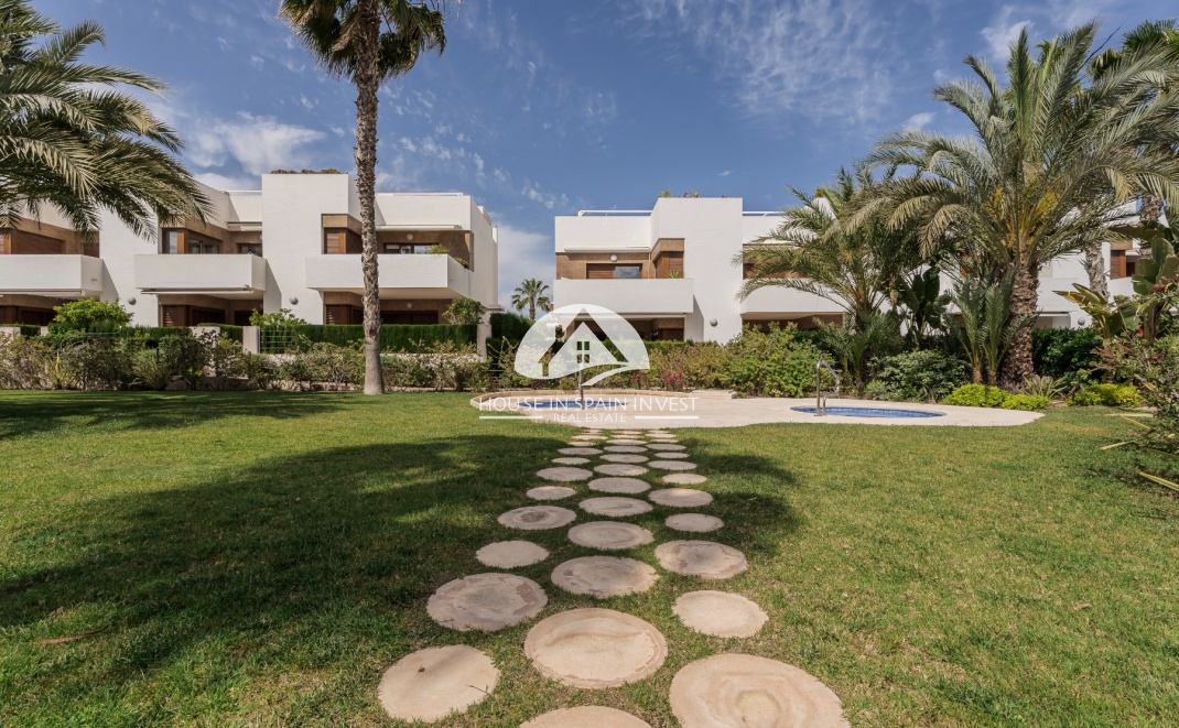 Resale - Apartment  - Orihuela Costa - La Zenia