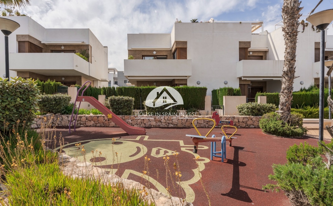 Resale - Apartment  - Orihuela Costa - La Zenia