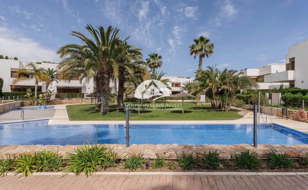 Resale - Apartment  - Orihuela Costa - La Zenia