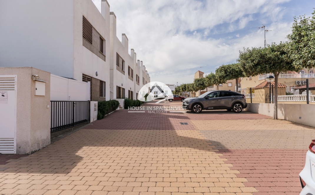 Resale - Apartment  - Orihuela Costa - La Zenia
