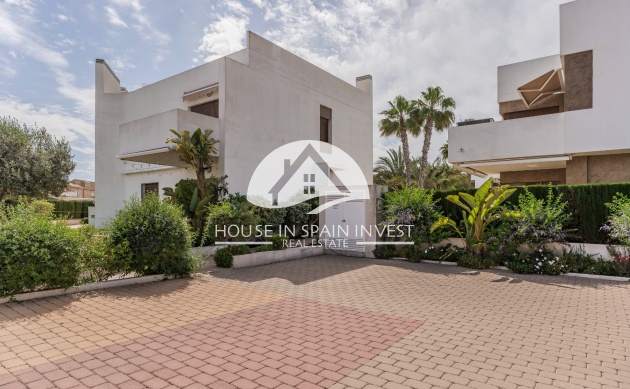 Resale - Apartment  - Orihuela Costa - La Zenia