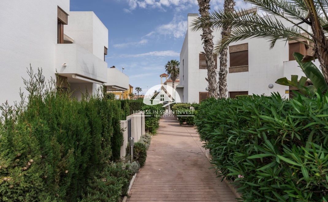 Resale - Apartment  - Orihuela Costa - La Zenia