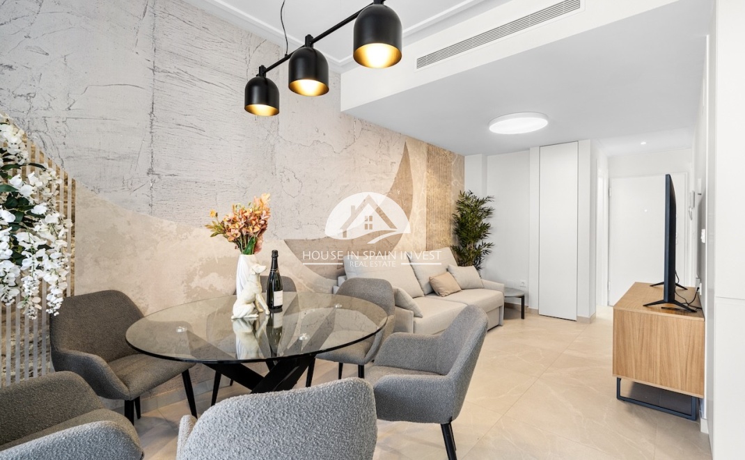 Resale - Apartment  - Torrevieja - Playa del Cura