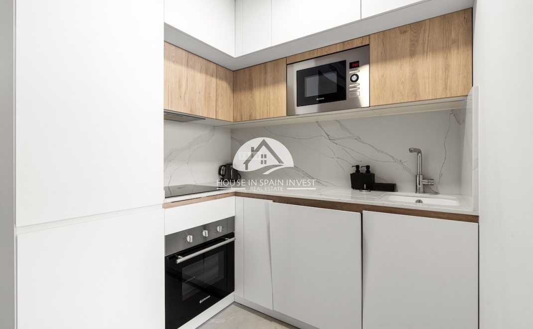 Resale - Apartment  - Torrevieja - Playa del Cura