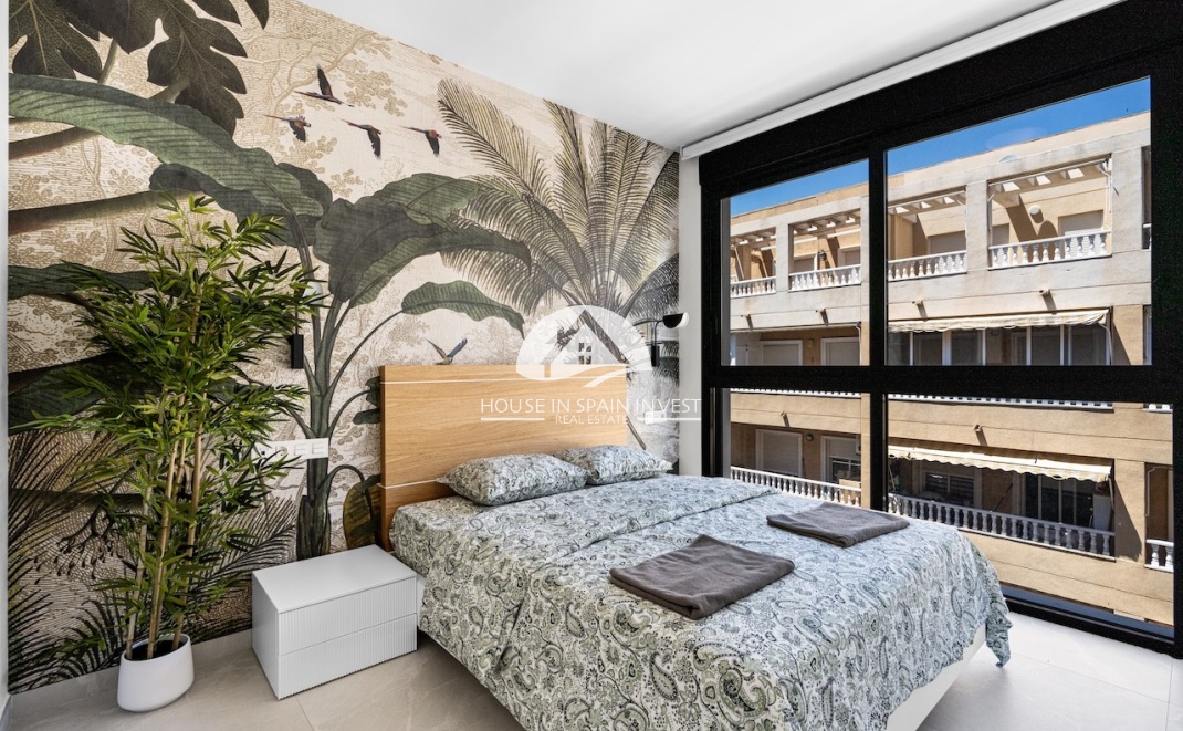 Resale - Apartment  - Torrevieja - Playa del Cura