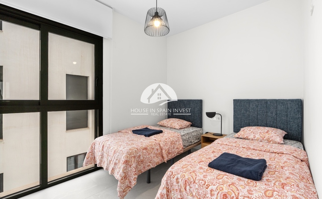 Resale - Apartment  - Torrevieja - Playa del Cura