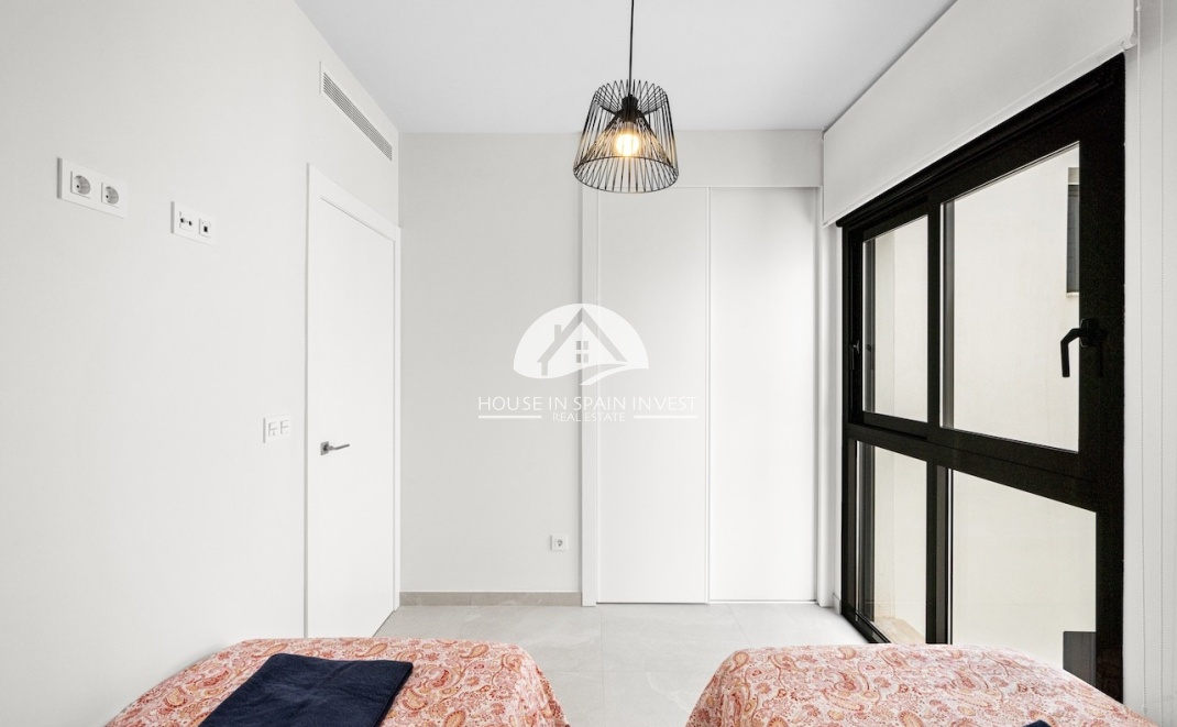 Resale - Apartment  - Torrevieja - Playa del Cura