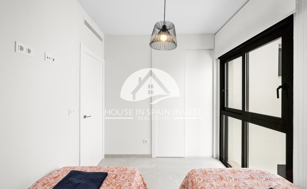 Resale - Apartment  - Torrevieja - Playa del Cura