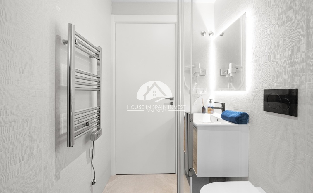 Resale - Apartment  - Torrevieja - Playa del Cura