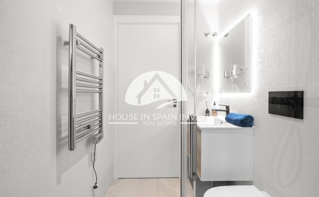 Resale - Apartment  - Torrevieja - Playa del Cura