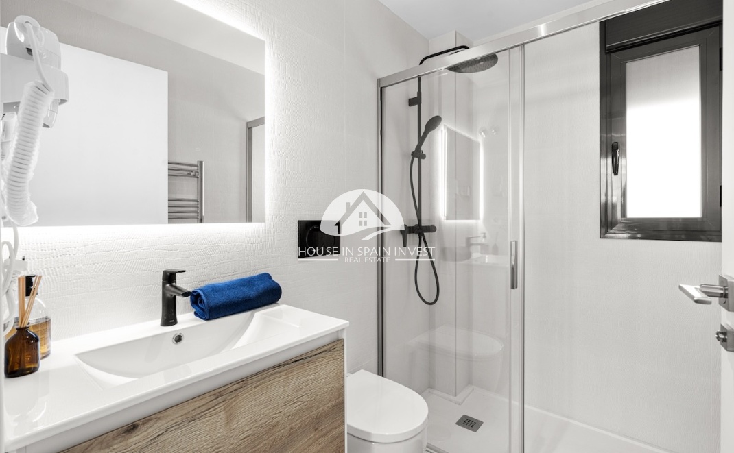 Resale - Apartment  - Torrevieja - Playa del Cura