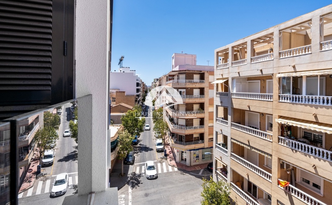 Resale - Apartment  - Torrevieja - Playa del Cura