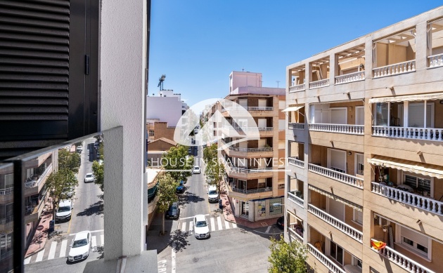 Resale - Apartment  - Torrevieja - Playa del Cura