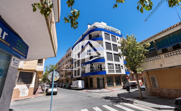 Resale - Apartment  - Torrevieja - Playa del Cura