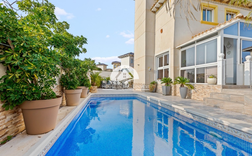 Resale - Villa - Orihuela Costa - Playa Flamenca