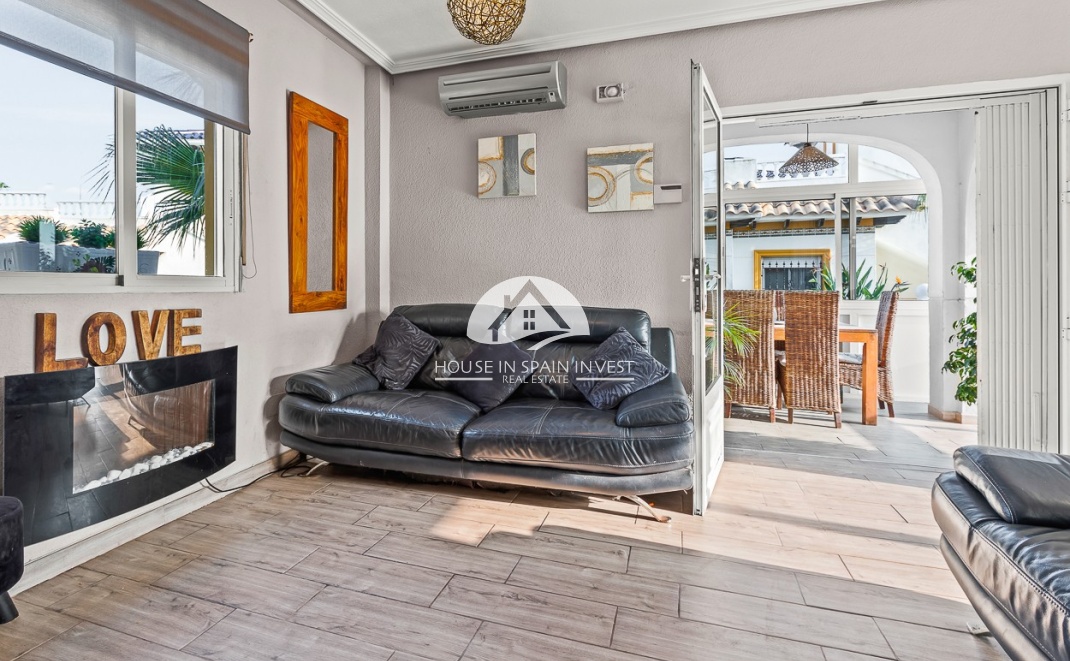 Resale - Villa - Orihuela Costa - Playa Flamenca