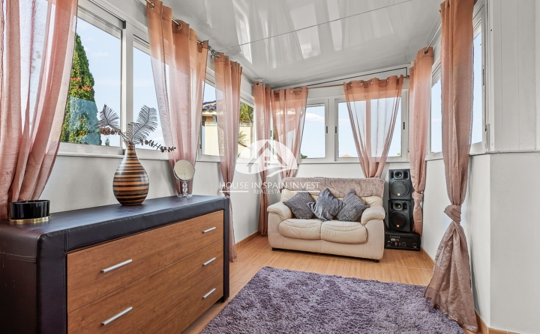 Resale - Villa - Orihuela Costa - Playa Flamenca