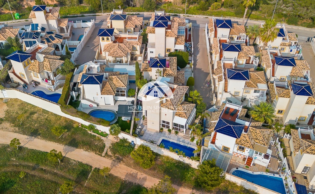 Resale - Villa - Orihuela Costa - Playa Flamenca