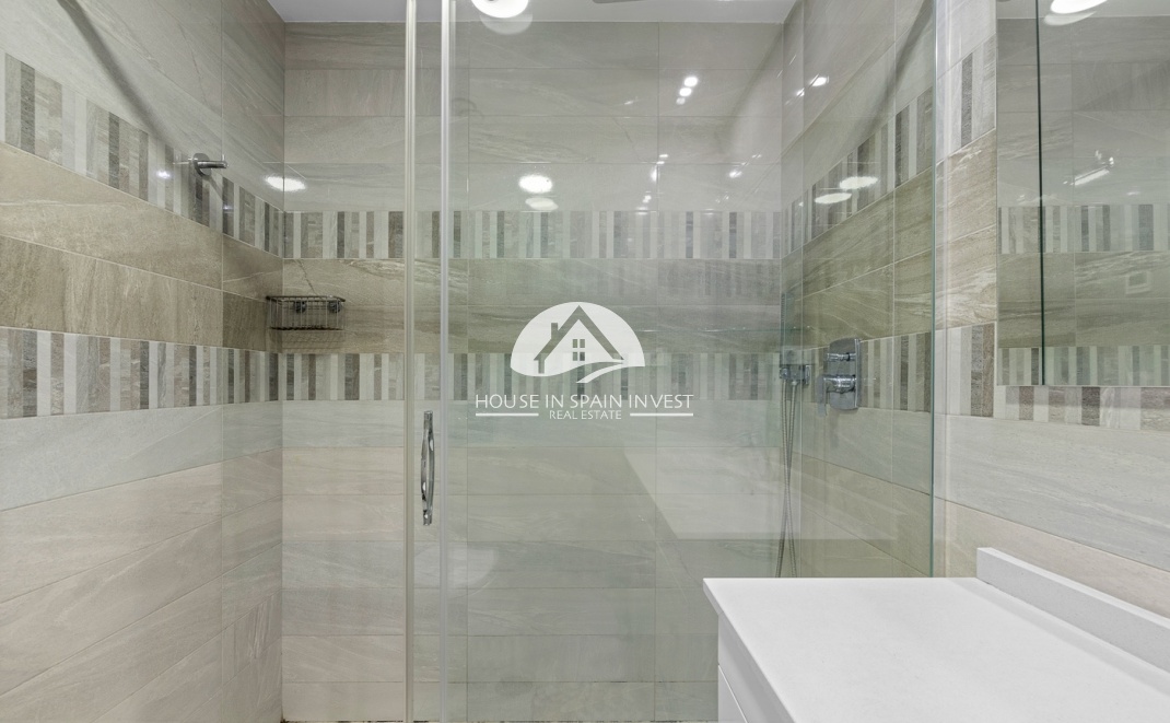 Resale - Apartment  - Orihuela Costa - Punta Prima  