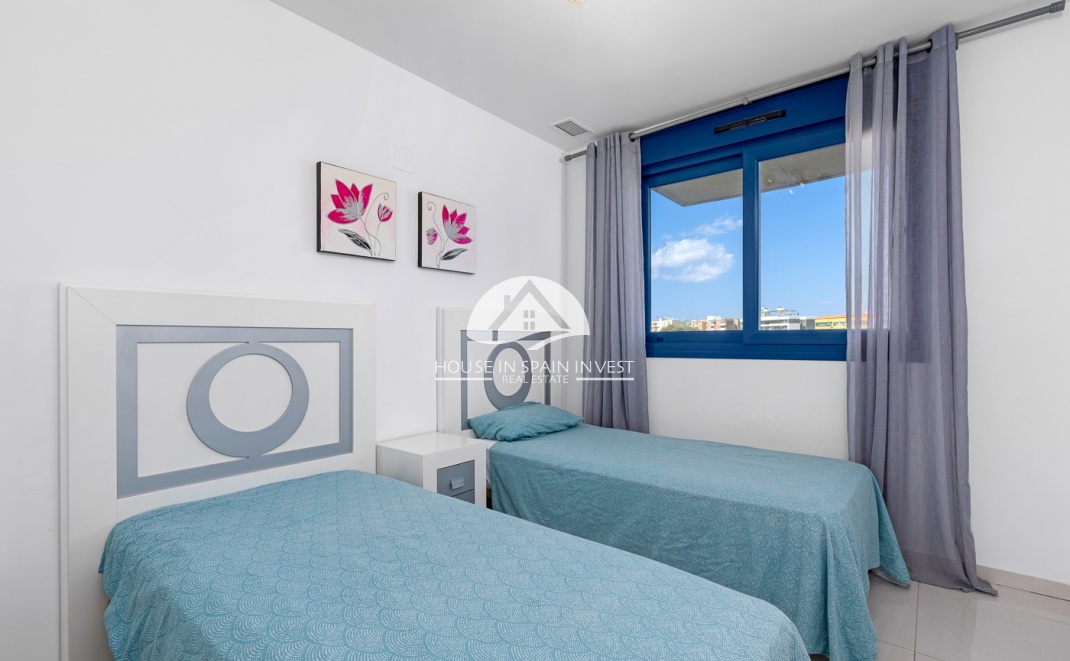 Resale - Apartment  - Orihuela Costa - Punta Prima  