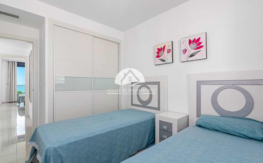 Resale - Apartment  - Orihuela Costa - Punta Prima  