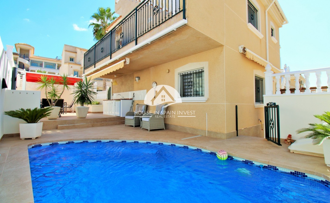 Resale - Villa - Orihuela Costa - Villamartín