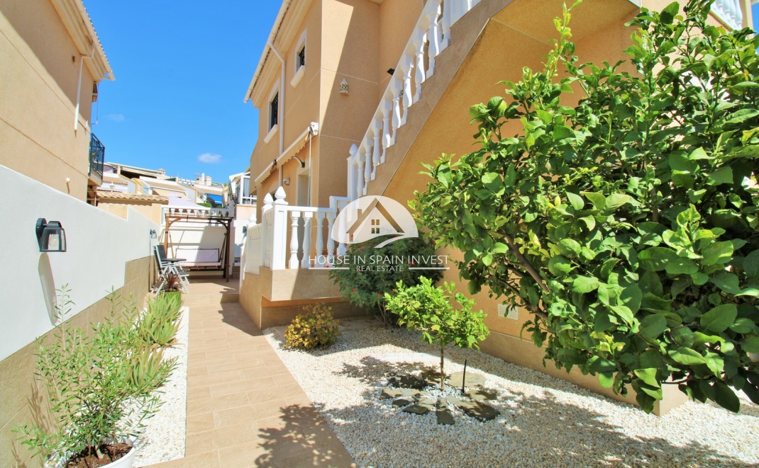 Resale - Villa - Orihuela Costa - Villamartín