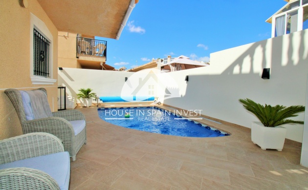 Resale - Villa - Orihuela Costa - Villamartín