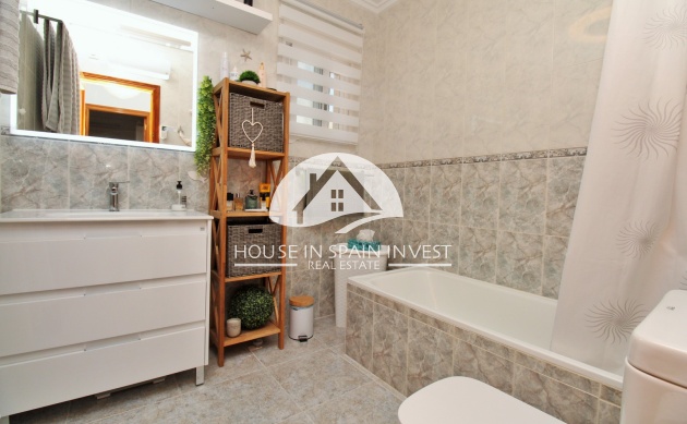 Resale - Villa - Orihuela Costa - Villamartín